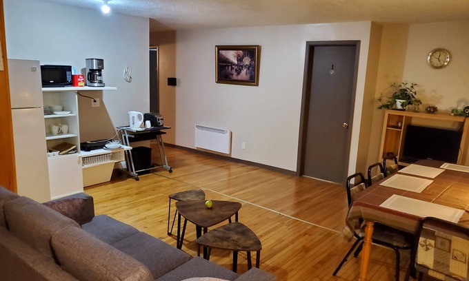 Edmundston Bed & Breakfast | Lovely 2 bedrooms with 1 sofa bed and a free parking