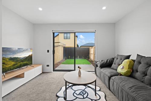 Linwood House | Lovely 2BR Home close to Center
