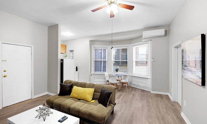 Spruce Hill Apartment | Lovely 2BR in Univ City