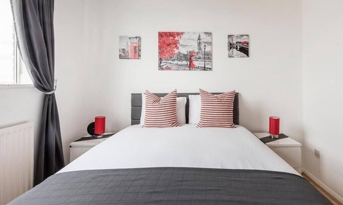 Lancaster Gate Apartment | Lovely 3 bed apartment by Hyde Park