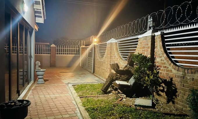 Bulawayo Apartment | Lovely 3 bed in Selborne Park with pool - 2234