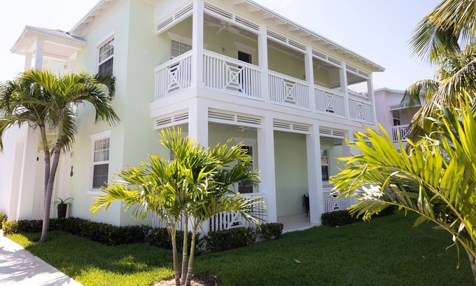 Palm Cay Apartment | Lovely 3 bedroom 5 min from beach