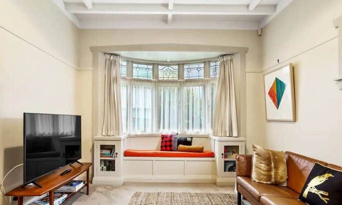 Grey Lynn House | Lovely 3-Bedroom Home with Free Parking