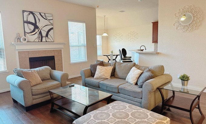 South Arlington House | Lovely 3-bedroom house in Arlington, Monthly discount