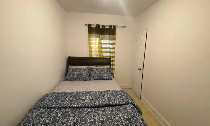Cote-Saint-Paul Apartment | Lovely 3 bedroom unit near Downtown Montreal