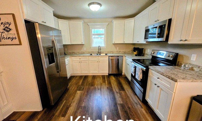 Crawfordville House | Lovely 3-bedroom house with 2 King Beds in Crawfordville with great backyard