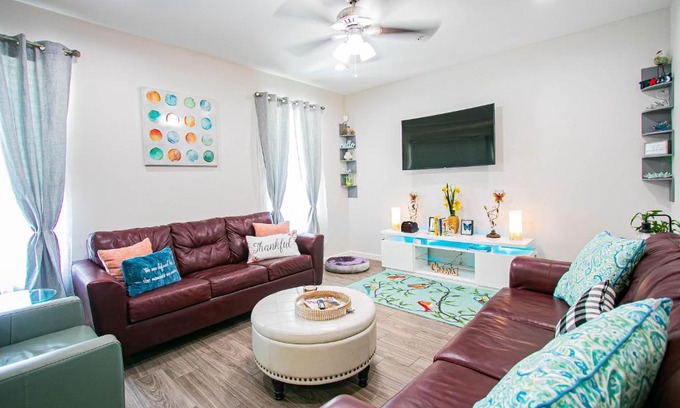 McAllen Apartment | lovely, 3BR near airport,hospitals, mall-shops