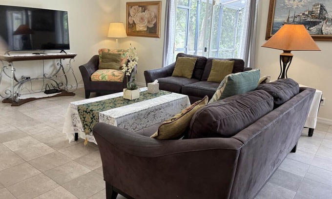 Siena Ridge House | Lovely 4 bed 2 bath Family retreat