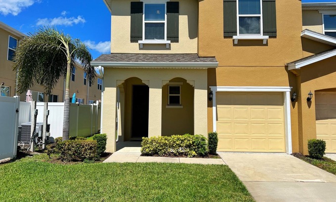 Indian Wells House | Lovely 4 Bed/3.5 bath townhome 13 min from Disney!
