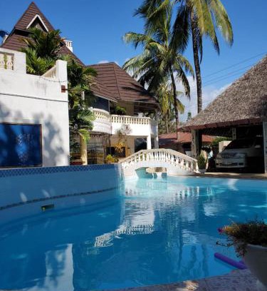 Galu Villa | Lovely 4-Bed Villa Family oriented or a smallgroup