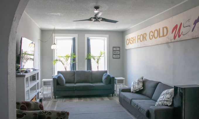 Chisholm Apartment | Lovely 4 bedroom apartment on Lake street!