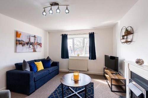 Kirk Sandall House | Lovely 4 Bedroom Home w Parking Near Doncaster
