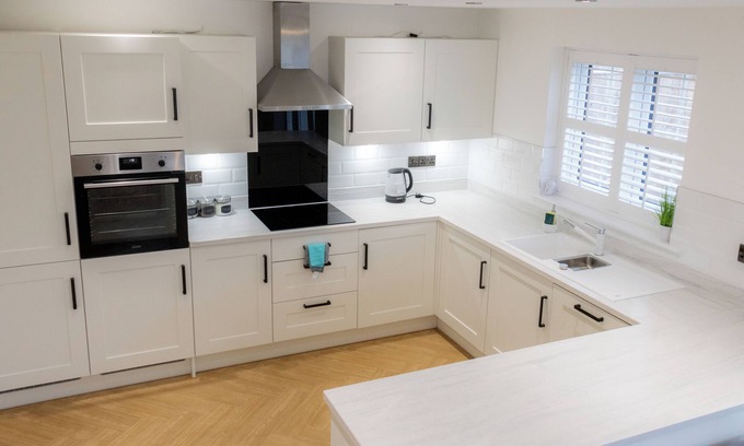 Doncaster House | Lovely 4 bedroom house close to Doncaster Racecourse