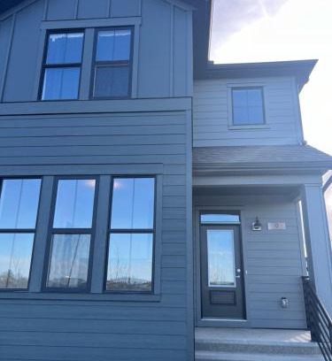 Southwest Calgary House | Lovely 4 bedroom House