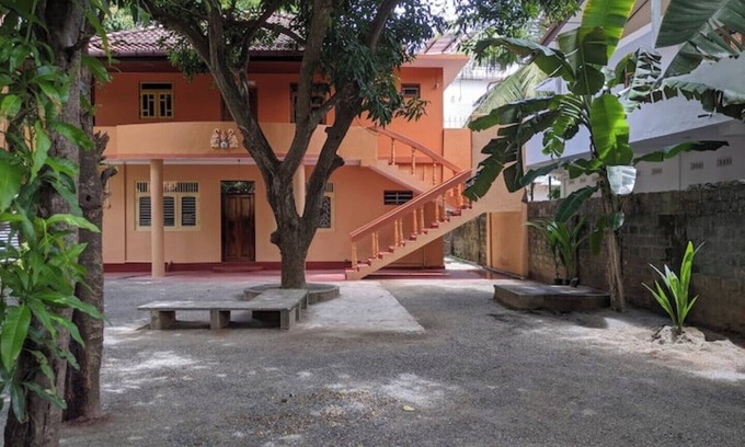 Nallur House | Lovely 4 bedroom top floor home in Kokkuvil East, Jaffna, Sri Lanka
