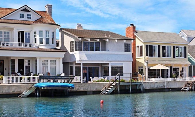 Balboa Island House | Lovely 4 bedroom, 3 bath home on 100 block of Grand Canal
