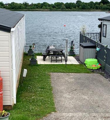 Crowle Other | Lovely 4 berth caravan on 7 Lakes Country Park at Crowle North Lincolshire