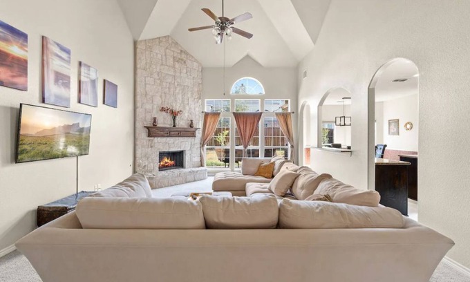 Grand Prairie House | Lovely 5 BR|GAMEROOM| Cowboys🌟Stadium, Six Flags🎢
