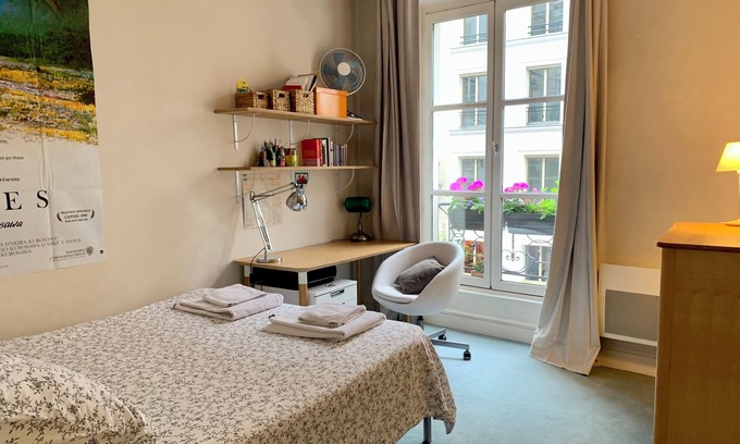2nd Arrondissement Apartment | LOVELY 55 SQM RUE MONTMARTRE HEART OF PARIS