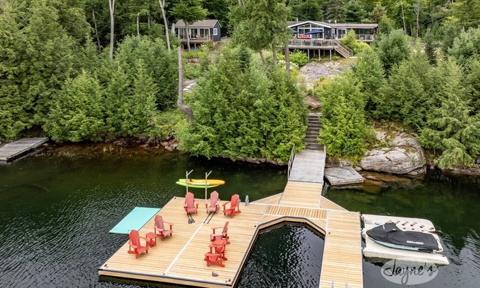 Seguin Cottage | Lovely 6 bed 4 bath cottage on Clear Lake with Bunkie
