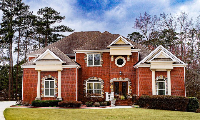 Conyers House | Lovely 7-bedroom house in Conyers with fitness room, WiFi, AC
