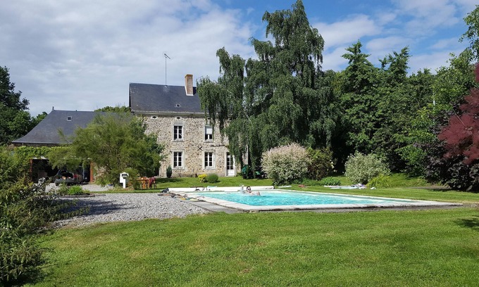 Craon House | Lovely 9 bedroom house sleeping 18 with private pool in a tranquil setting.
