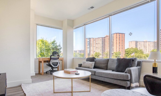 Alexandria West Apartment | Lovely Alexandria West 2BR w/ Gym & Lounge, nr Metro, by Blueground