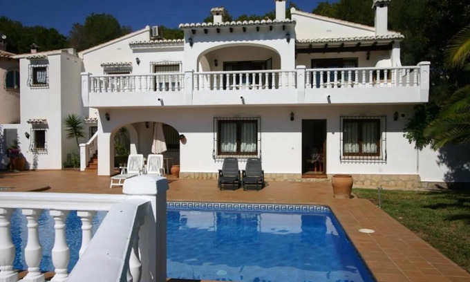 Moravit Villa | Lovely and classic villa in Moraira, on the Costa Blanca, Spain with private pool for 6 persons
