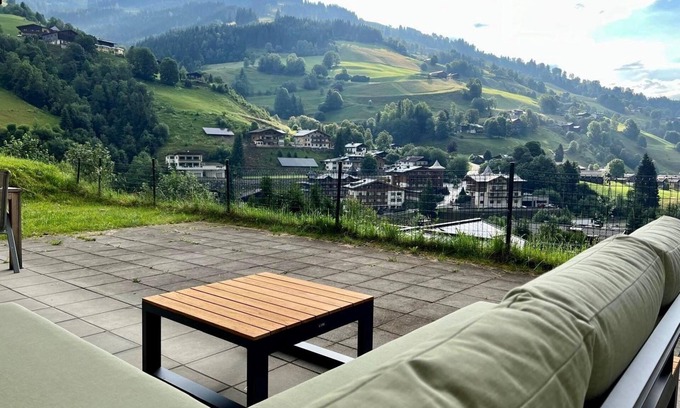 Vorderglemm House | Lovely apartment within walking distance of the ski bus stop and the Jausern descent
