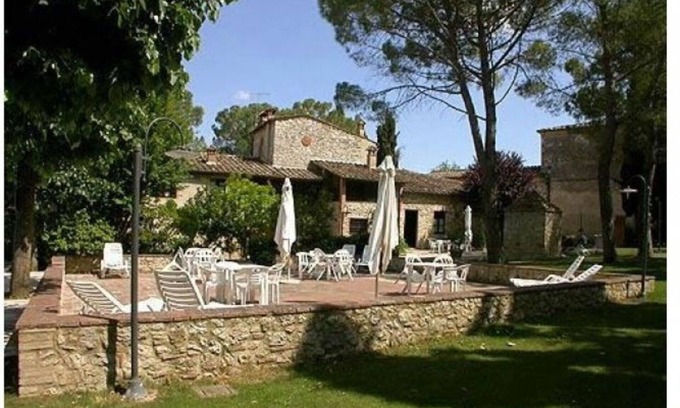 Colle di Val d'Elsa House | Lovely apartment in villa for 6 people with pool, TV, patio, pets allowed and parking