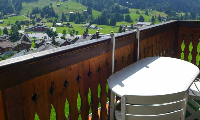Ormont-Dessus Apartment | Lovely apartment for 4 guests with WIFI, TV, balcony, pets allowed, panoramic view and parking