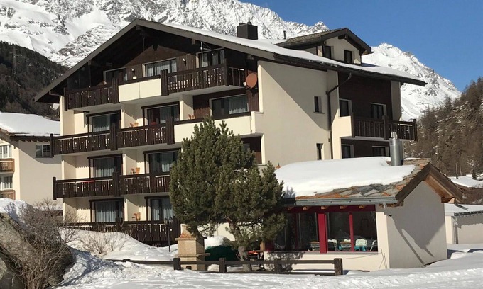 Saas Almagell Apartment | Lovely apartment for 2 people with WIFI, TV and balcony