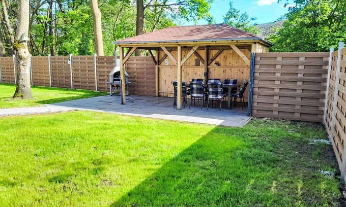 Oberndorf Apartment | Lovely apartment for 2 people with WIFI, TV, patio and parking
