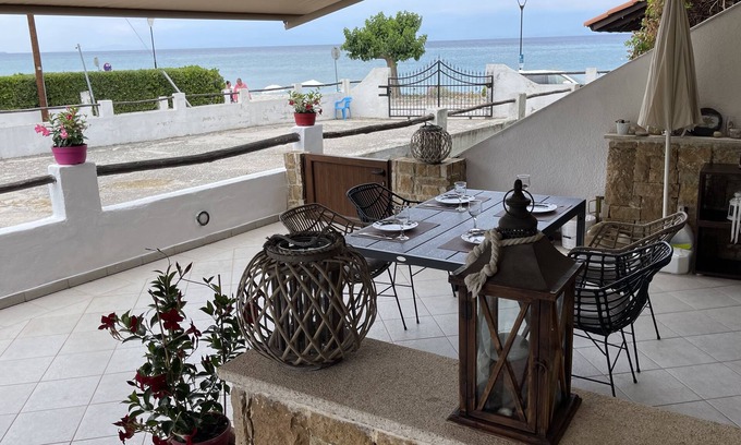 Pefkochori Apartment | Lovely apartment few steps from the beach