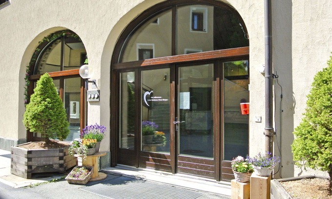 Surlej Apartment | Lovely apartment for 2 guests with WIFI, TV, balcony and parking