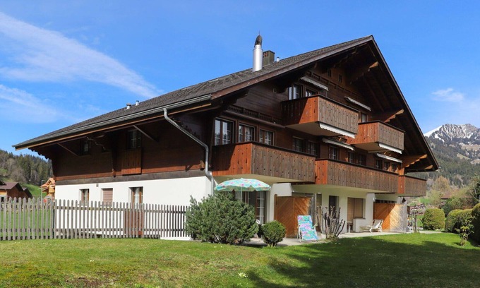 Zweisimmen Apartment | Lovely apartment for 4 guests with WIFI, TV, terrace and parking