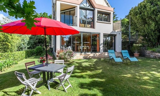 Daoulas Apartment | Lovely apartment for 2 guests with WIFI, TV, pets allowed and parking