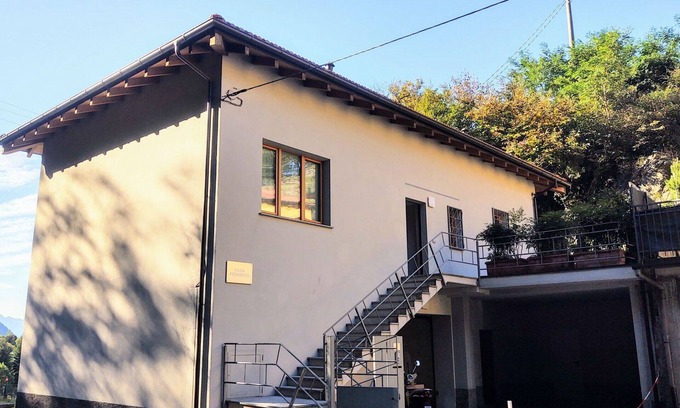 Olgiasca Apartment | Lovely apartment for 2 guests with WIFI, TV, terrace, pets allowed and parking