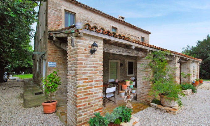 Granarola Apartment | Lovely apartment for 2 people with pool, WIFI, A/C, TV, patio, pets allowed and parking