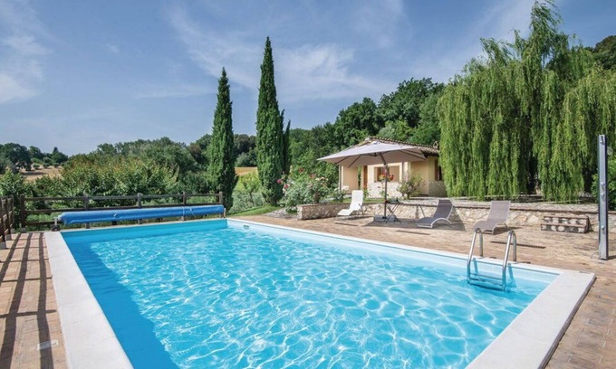 Fornole Apartment | Lovely apartment for 3 people with A/C, WIFI, pool, TV, panoramic view and parking