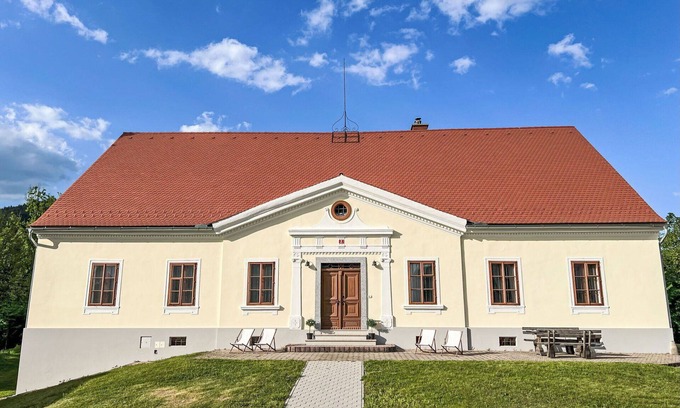 Spodnja Polskava Apartment | Lovely apartment for 3 people with pool, WIFI, TV and parking