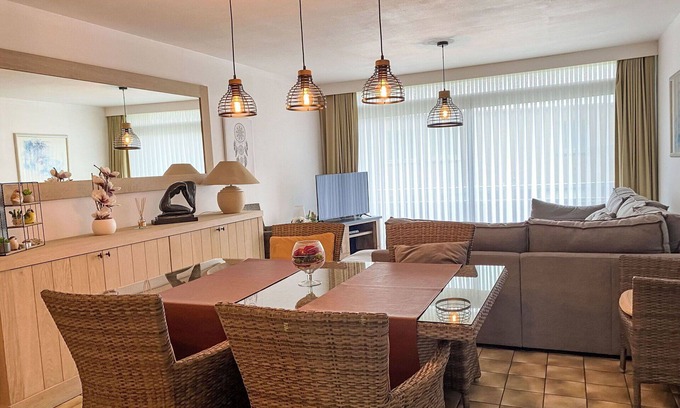 Bredene Apartment | Lovely apartment for 4 guests with WIFI, TV, balcony and pets allowed