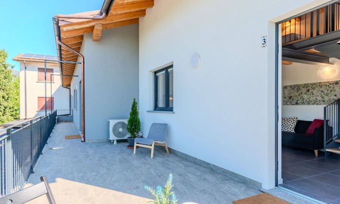 Dervio Apartment | Lovely apartment for 4 people with WIFI, A/C, pool, TV, patio, panoramic view and parking
