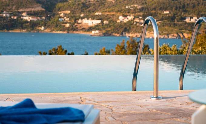 Samos Apartment | Lovely apartment for 4 people with pool, WIFI, A/C, TV, balcony, panoramic view and parking