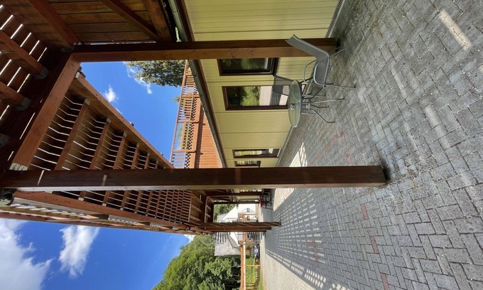 Trarbach Apartment | Lovely apartment for 5 people with hot tub, WIFI, TV, patio, pets allowed and parking