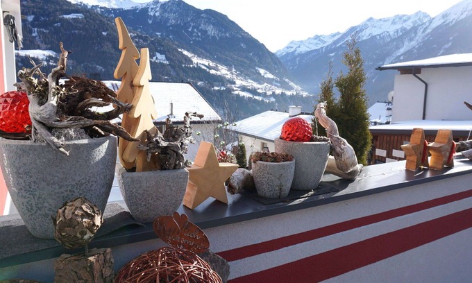 Wenns Apartment | Lovely apartment for 5 guests with WIFI, TV, balcony and parking