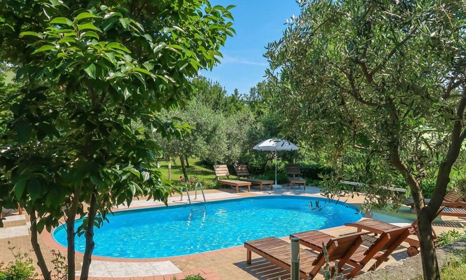 Presika Apartment | Lovely apartment for 5 people with A/C, WIFI, pool, TV, terrace and parking