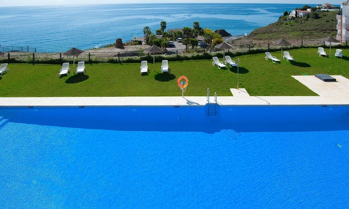 Torrox Costa Apartment | Lovely apartment for 6 guests with WIFI, pool, A/C, TV, terrace and pets allowed