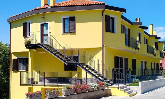 Savona Apartment | Lovely apartment for 6 guests with WIFI, TV, patio, pets allowed, panoramic view and parking