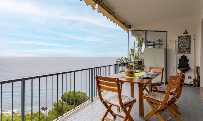Capo Mimosa-Rollo Apartment | Lovely apartment for 6 people with WIFI, TV, terrace and parking